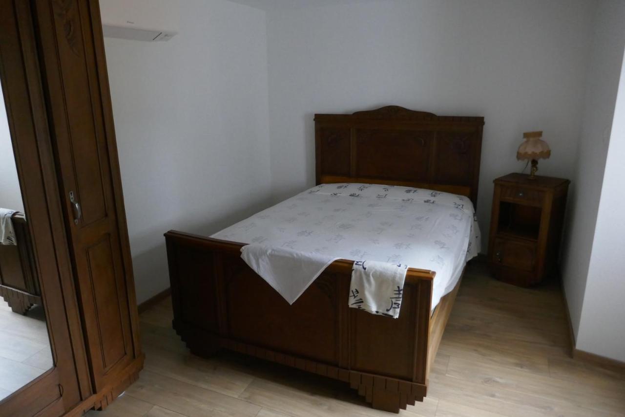 Villa La Bergerie Des Moureres Trezioux Esterno foto